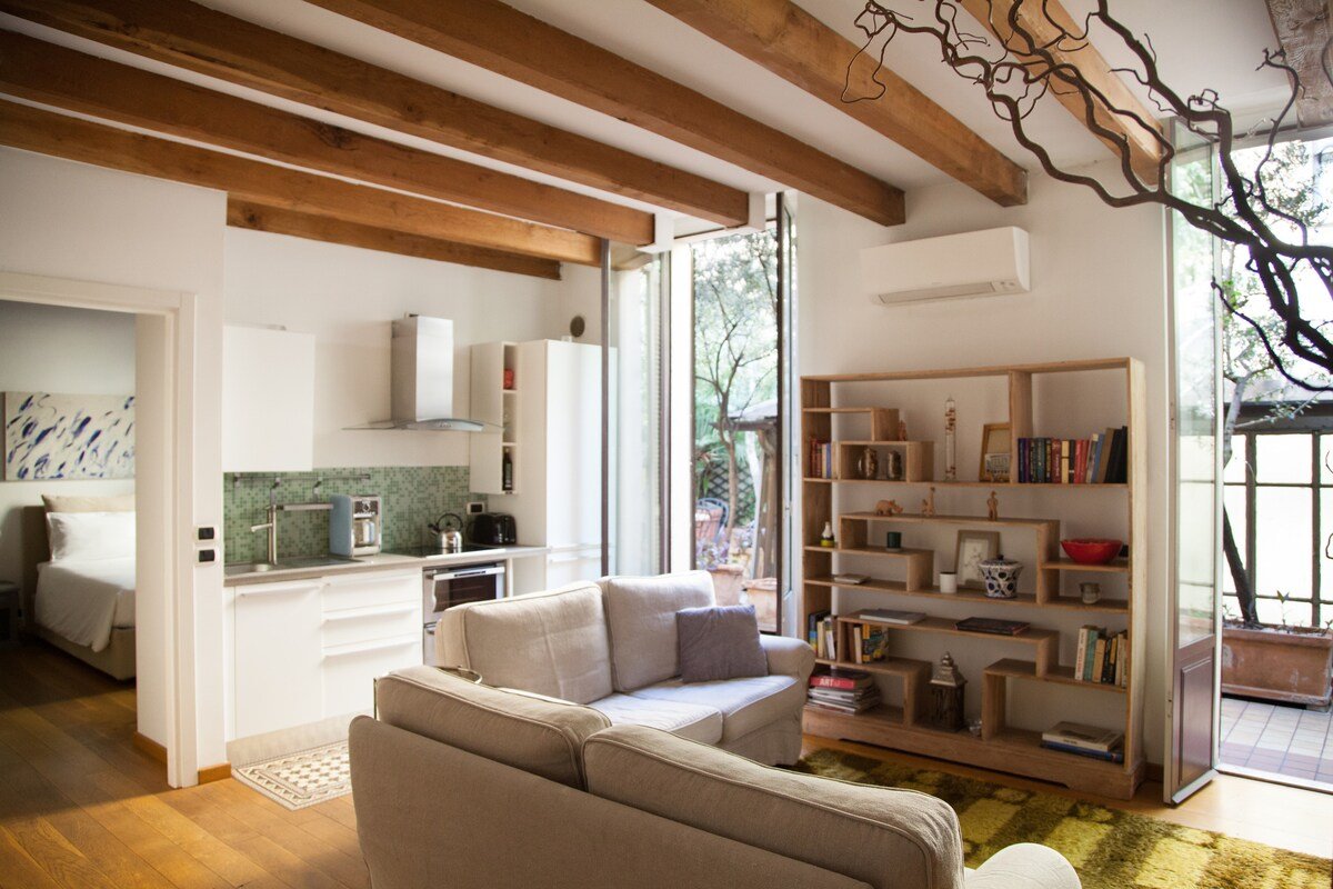 WP Relais Palm Fronds gallery image 2