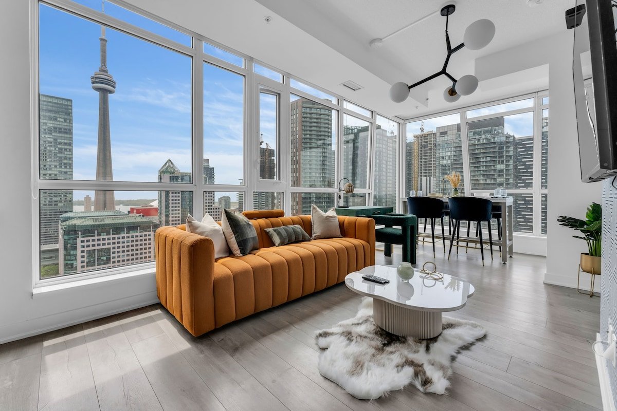 Designer 2BR & Study with spectacular city views gallery image 2