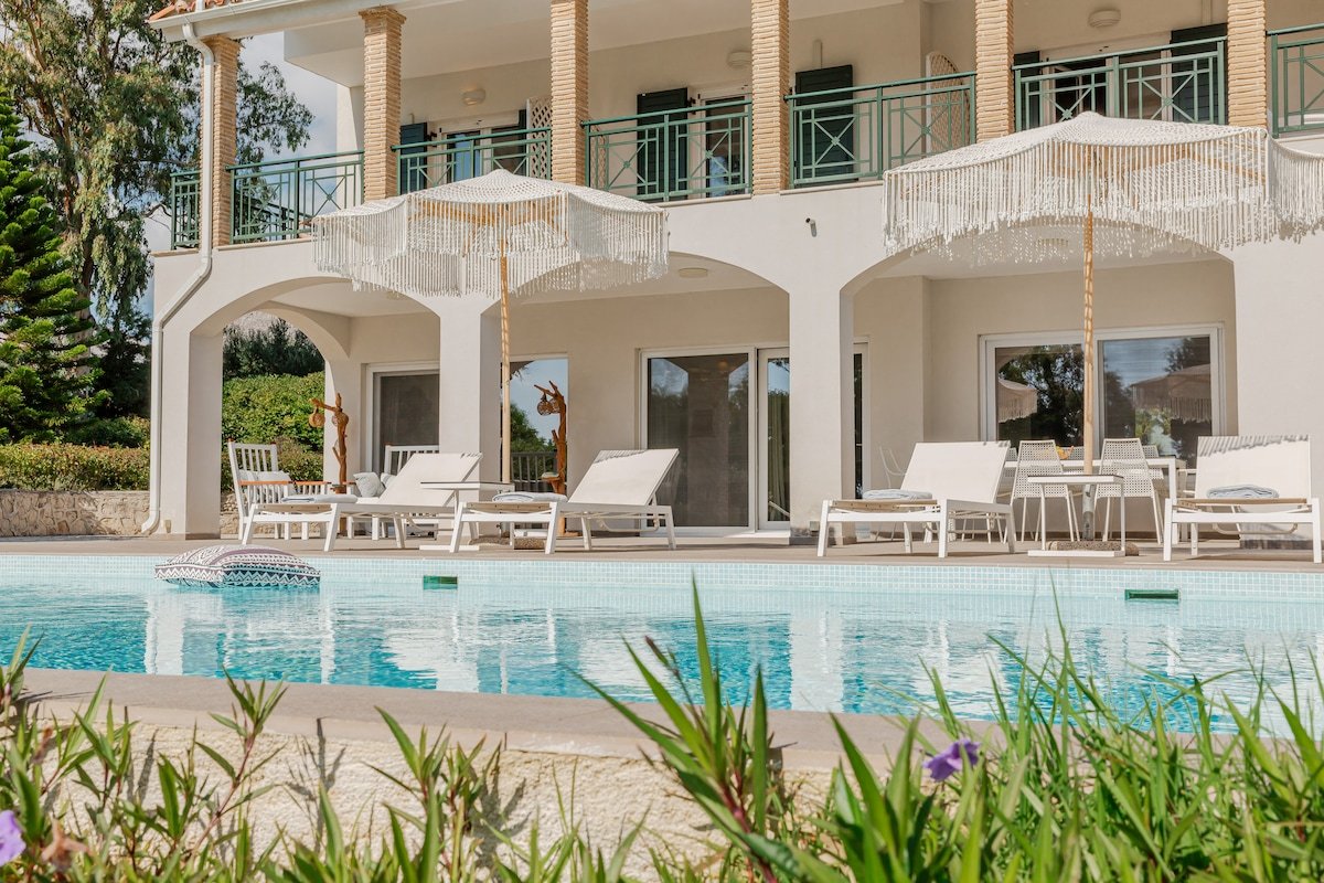 Rivazzurra Villa with Private Access to the beach gallery image 4