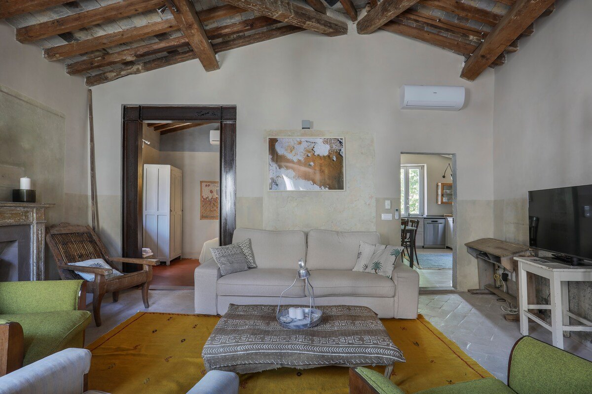 Green Rooftop Terrace Florence Historical Center gallery image 3