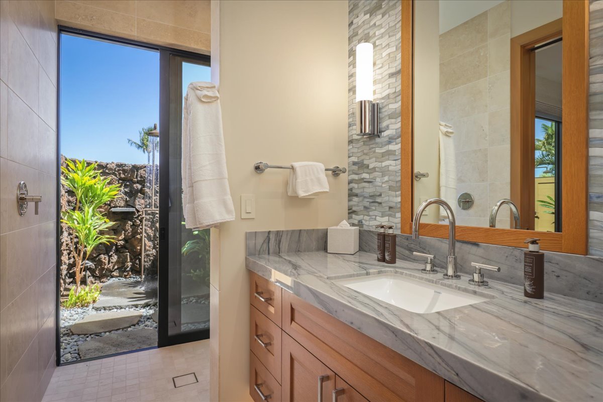 Puka Pa 4 – Modern & Luxurious | Onsite Staff & Da gallery image 5