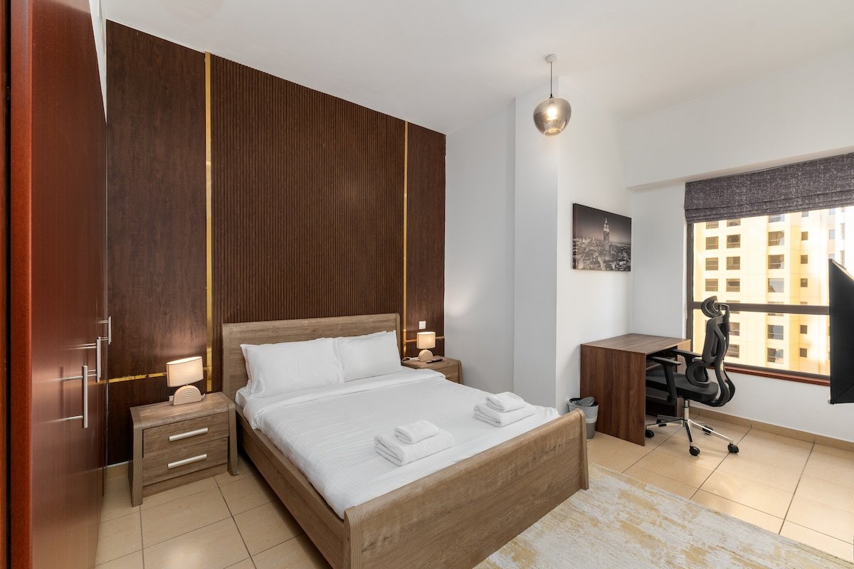 Cozy 3BR Space at JBR, Beach Nearby gallery image 5
