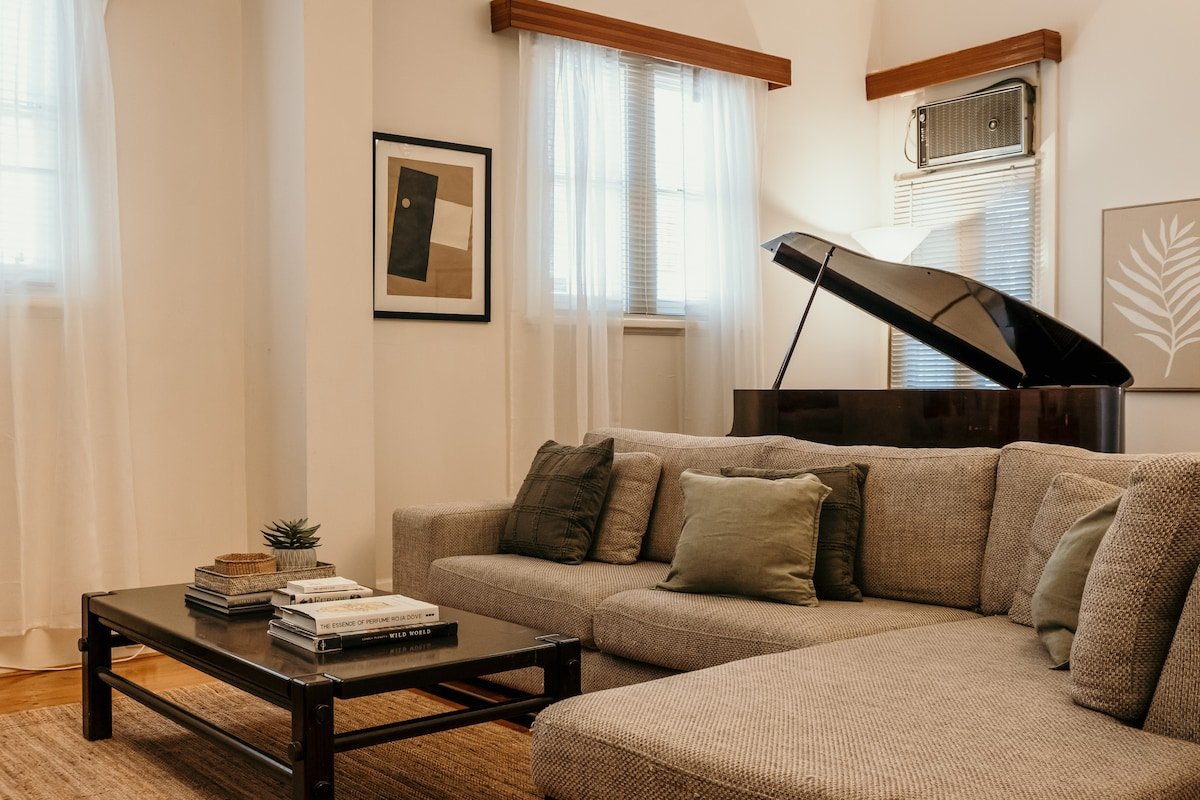 Spacious Home with Piano, Sleeps 8 gallery image 2