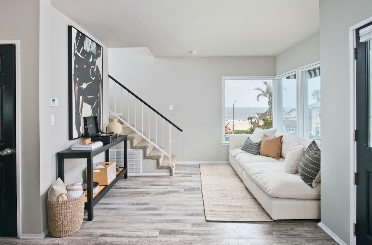 Beach House*Steps to Sand*Outdoor & Rooftop Patios gallery image 5