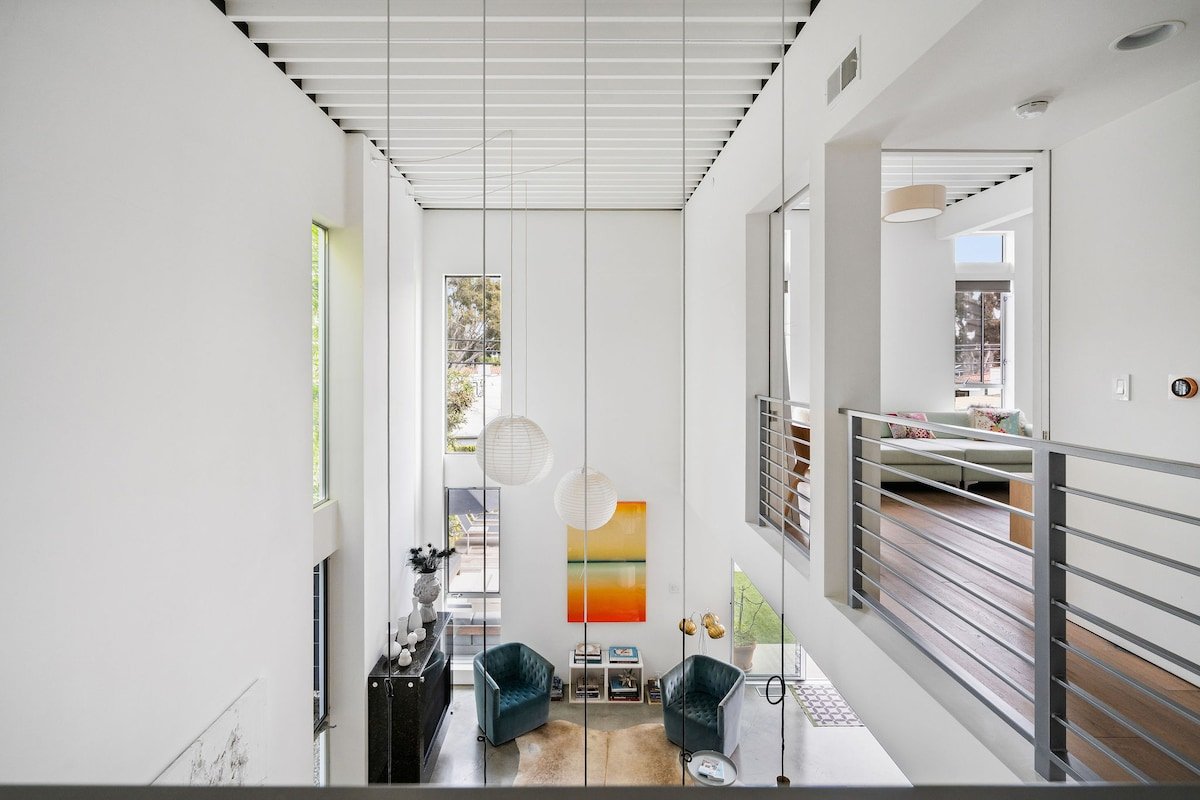 The Venice Edge – Luxury Architectural Retreat gallery image 5