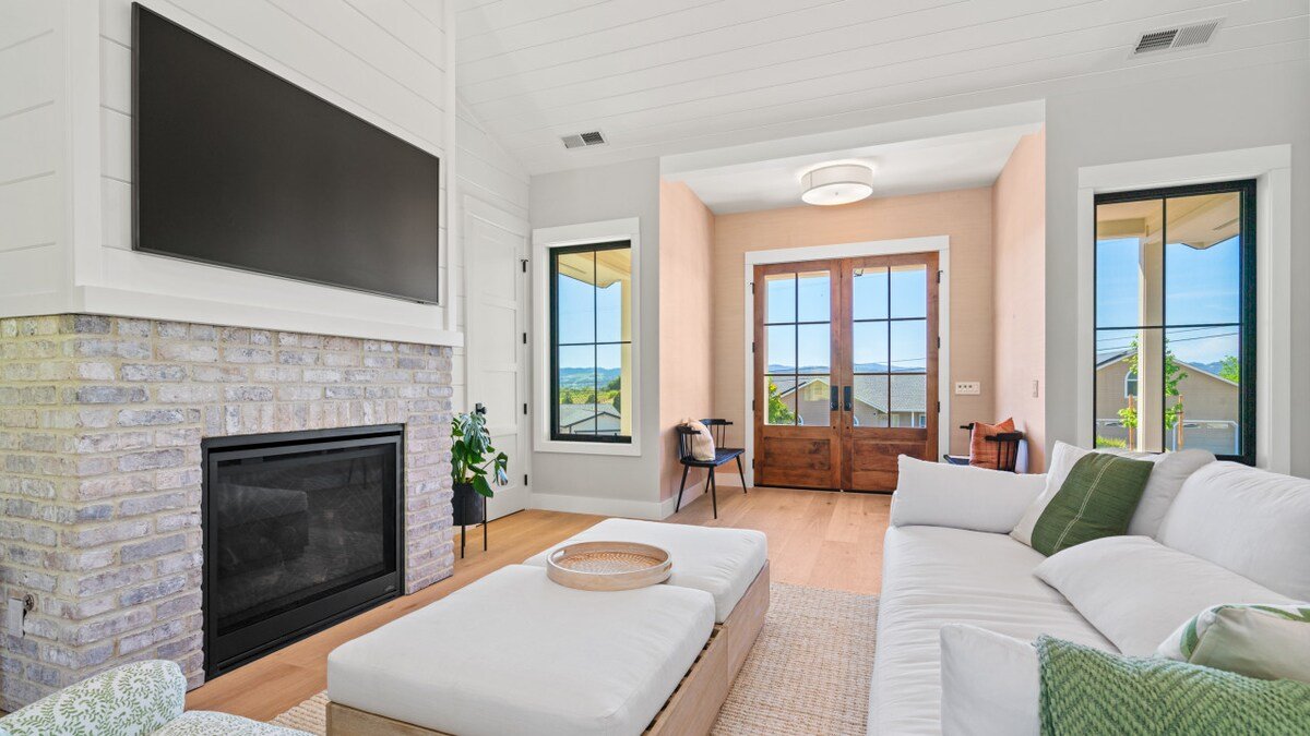 Luxurious 3-Bedroom Home in Healdsburg gallery image 3