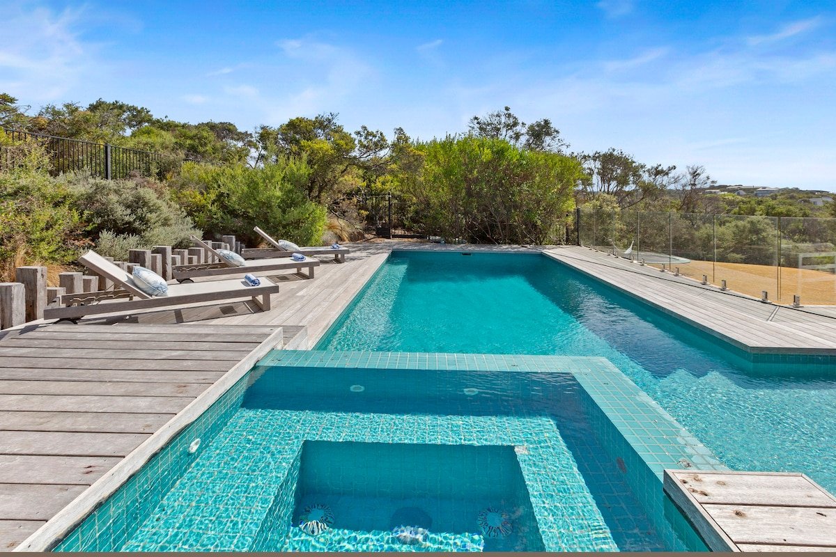 Oceanic-Luxury Meets Relaxation gallery image 3