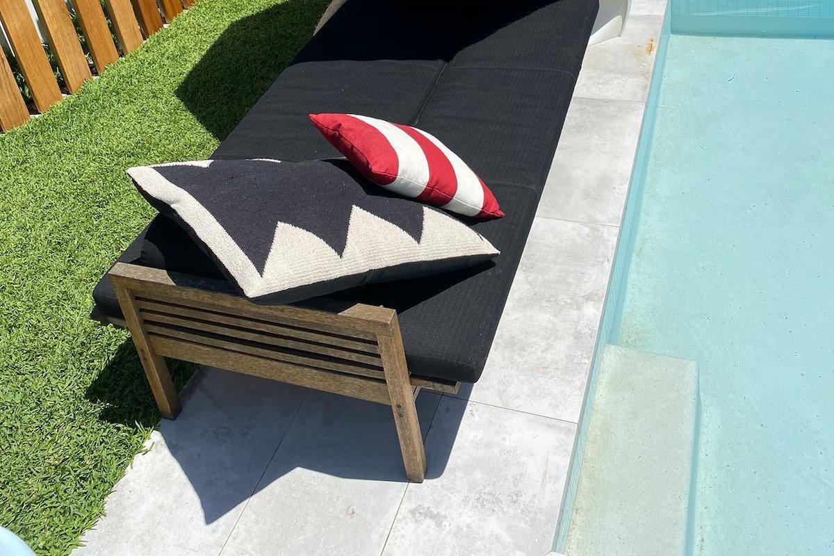 Emi-Lou’s at Palm Beach, Mineral Pool, A/C, Sauna gallery image 4