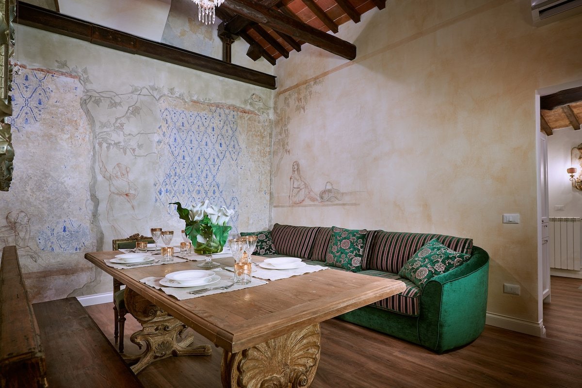 Firenze Rentals Deluxe Apartment Cimatori gallery image 3