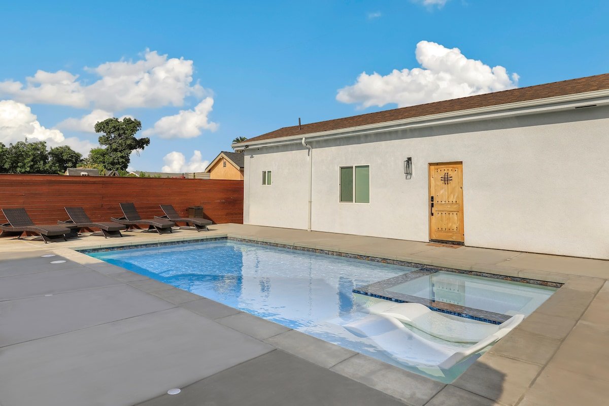 *LUXE Utopia w/Pool & Spa | Near LAX & Sofi/Forum* gallery image 4