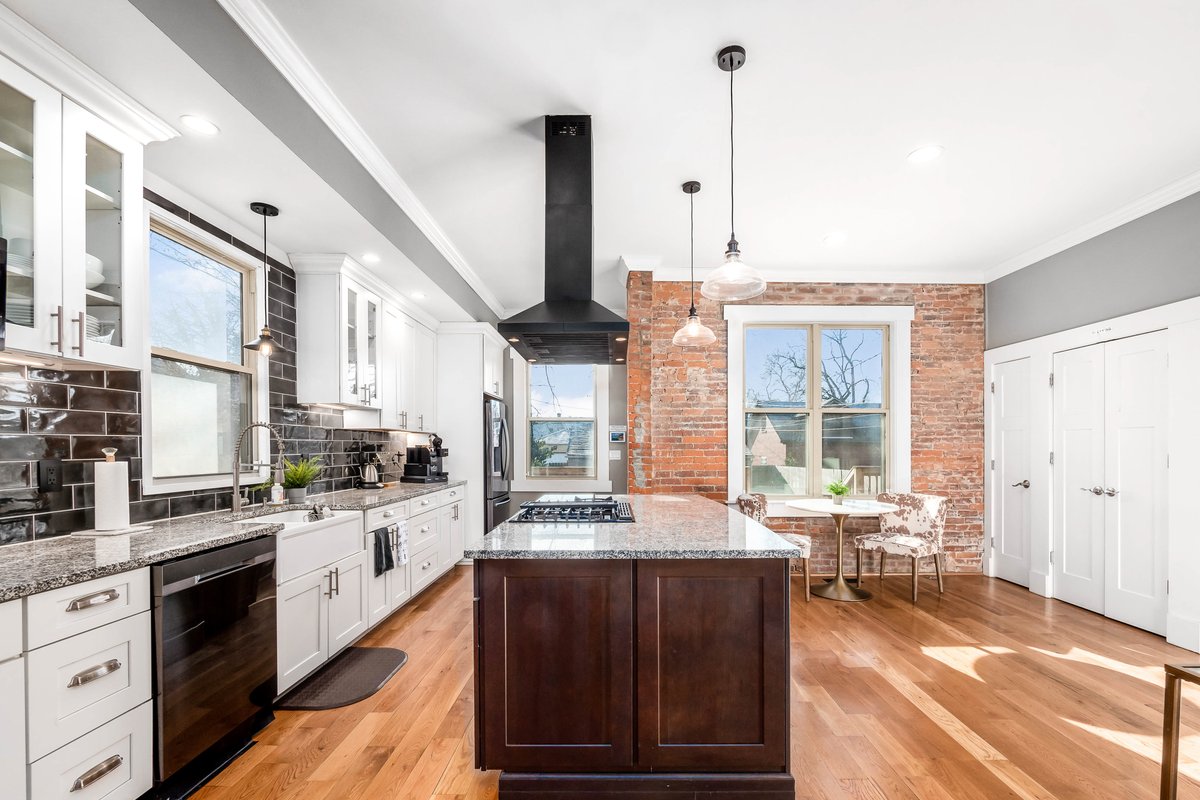 Downtown Columbus | Historic | Sleeps 14 | Arcade