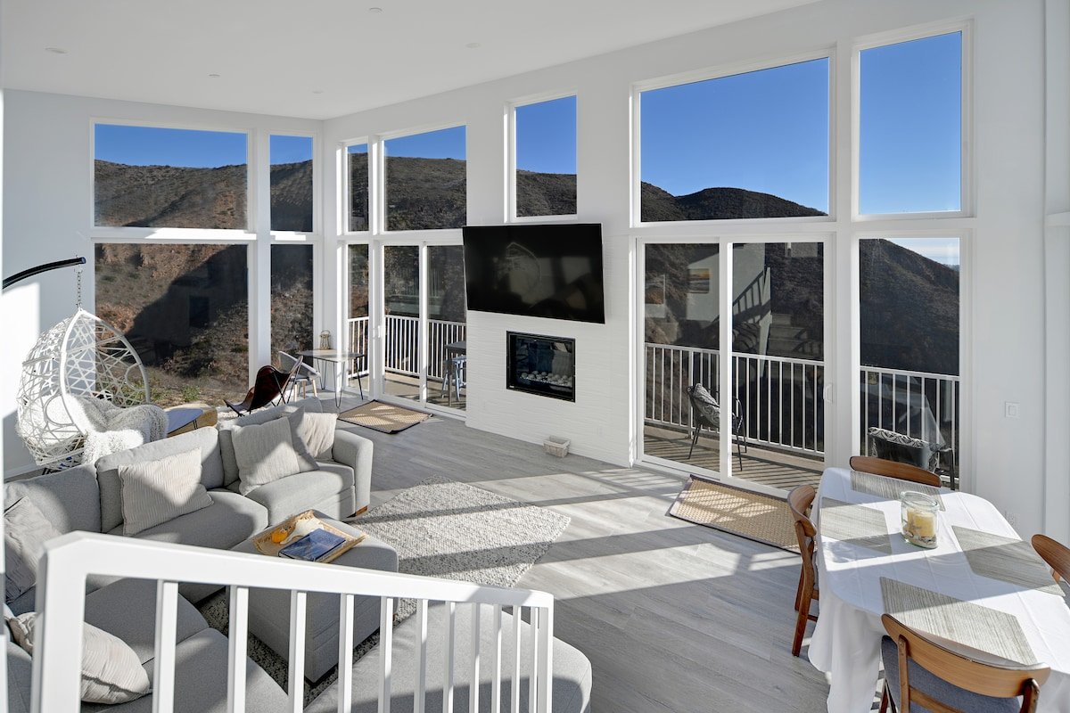 New Home – Malibu 4 Bedrooms, Secluded- Ocean View gallery image 5