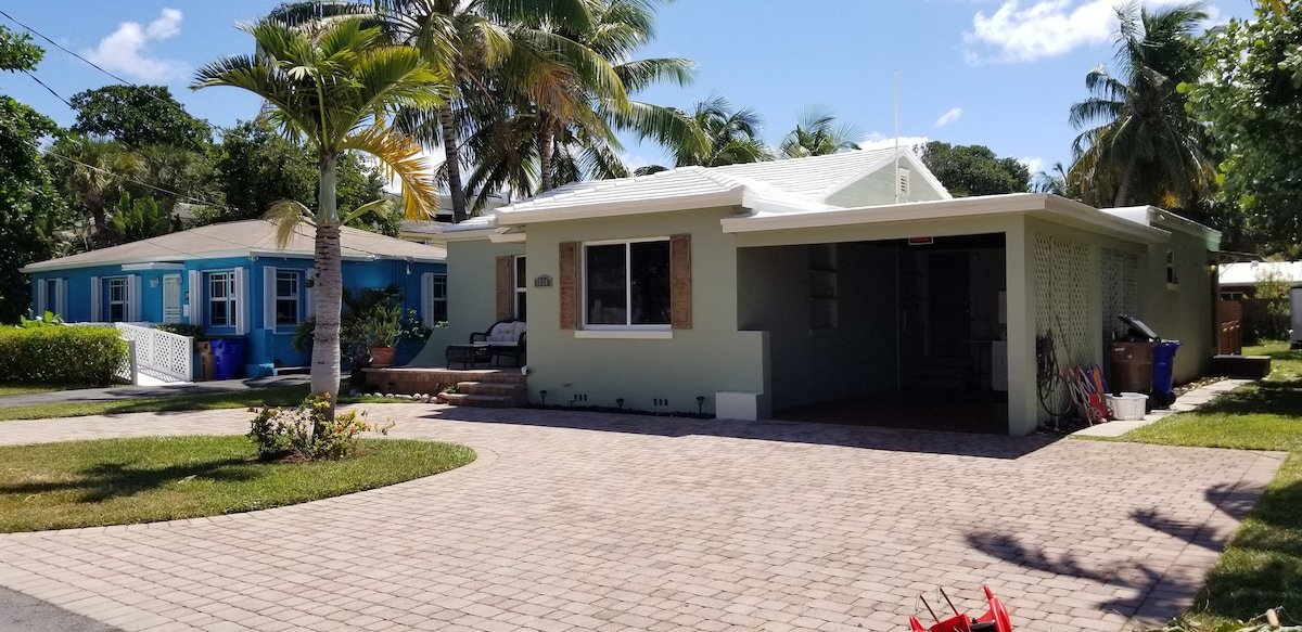 The Best beach block Location in Deerfield Beach! gallery image 4