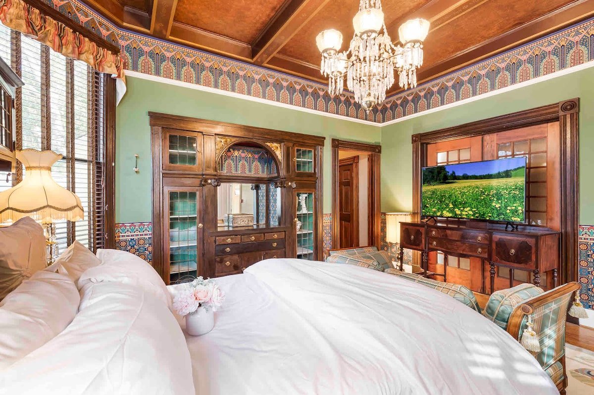 SJ Downtown Historical with Victorian Experience gallery image 4