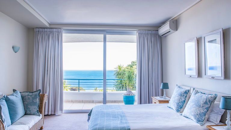 Bay Reflections Luxury Apartment