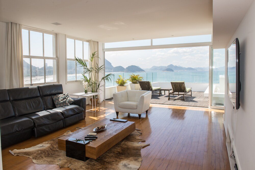 Luxury Ocean-Front Penthouse in Copacabana 3-br gallery image 4