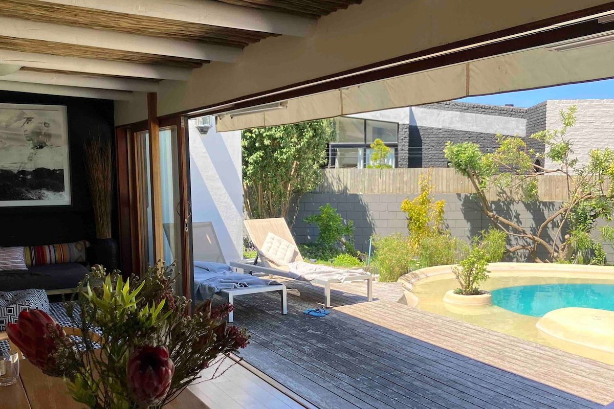 Family Beachhouse Noordhoek Cape Town gallery image 5