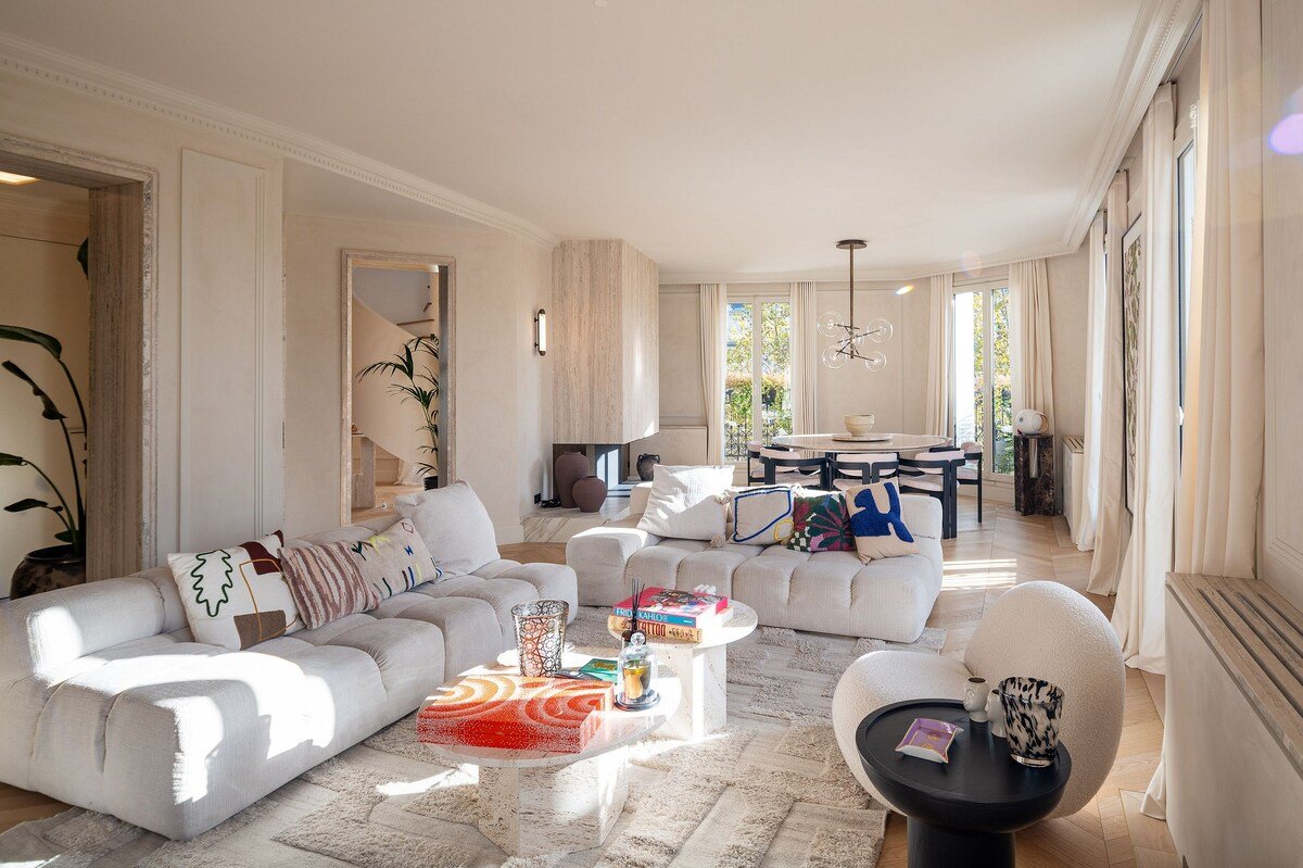 Par057 – Breathtaking duplex penthouse in Paris gallery image 2