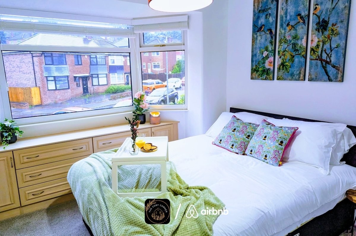 4BR House-Free Parking-Pendlebury-Transport links gallery image 2