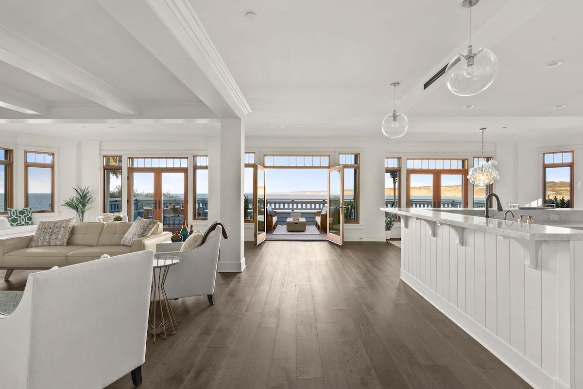La Jolla Cove – Oceanfront Masterpiece gallery image 3