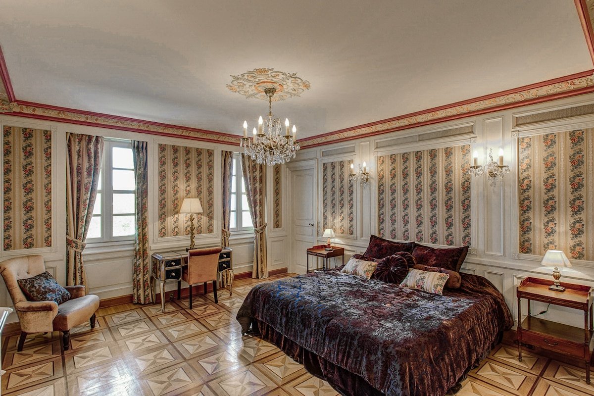 Chateau Saint Georges gallery image 5