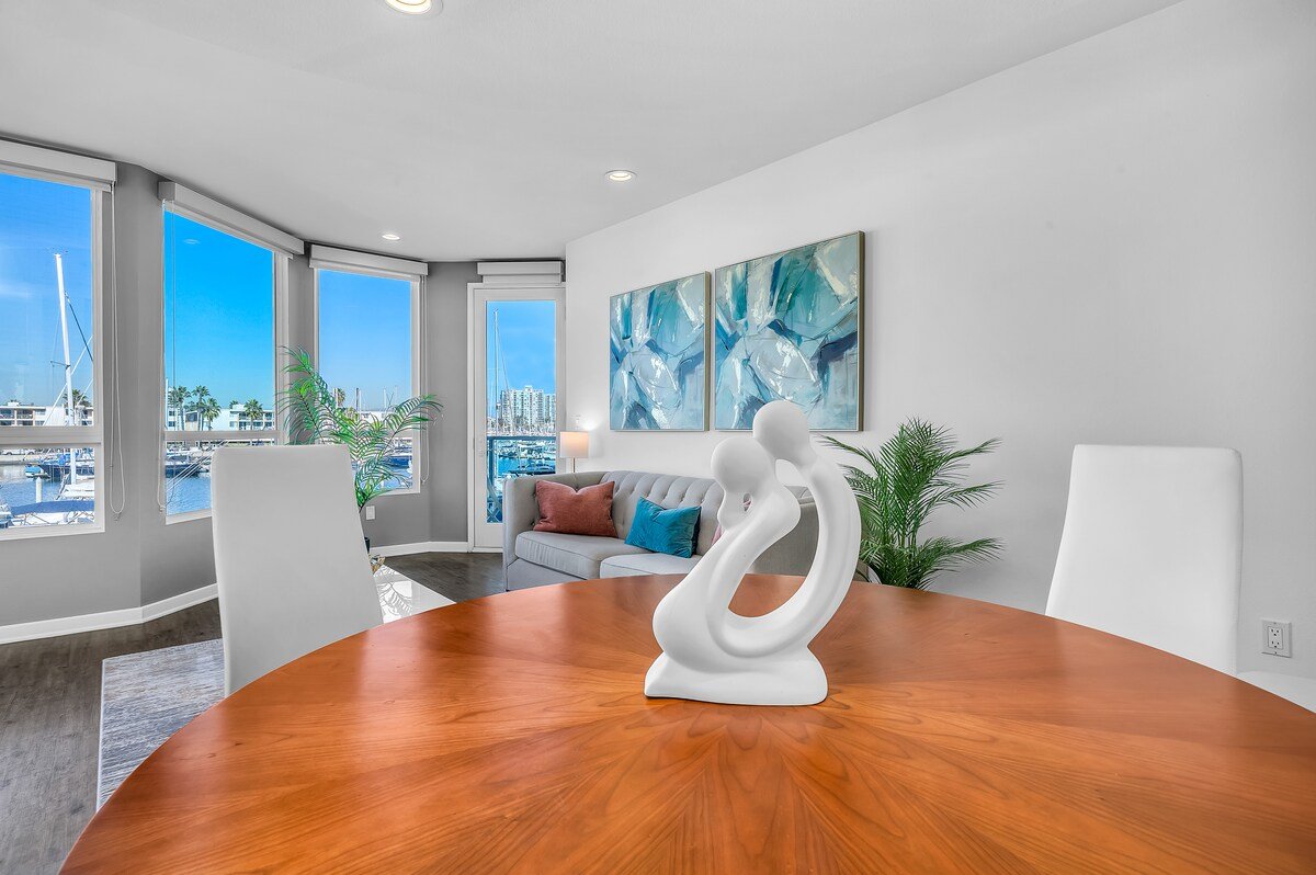 Waterfront Bright & Stylish-Resort Style Amenities gallery image 3