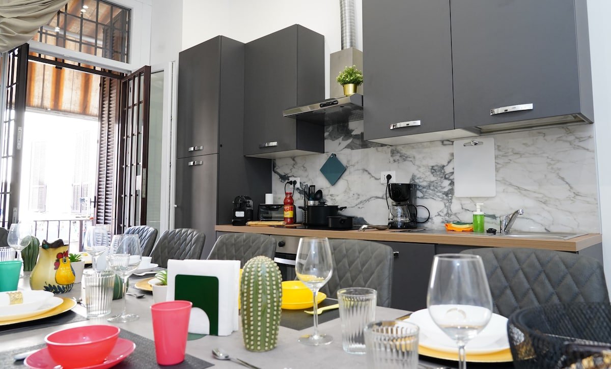 HLH for groups and families near the Colosseum gallery image 4