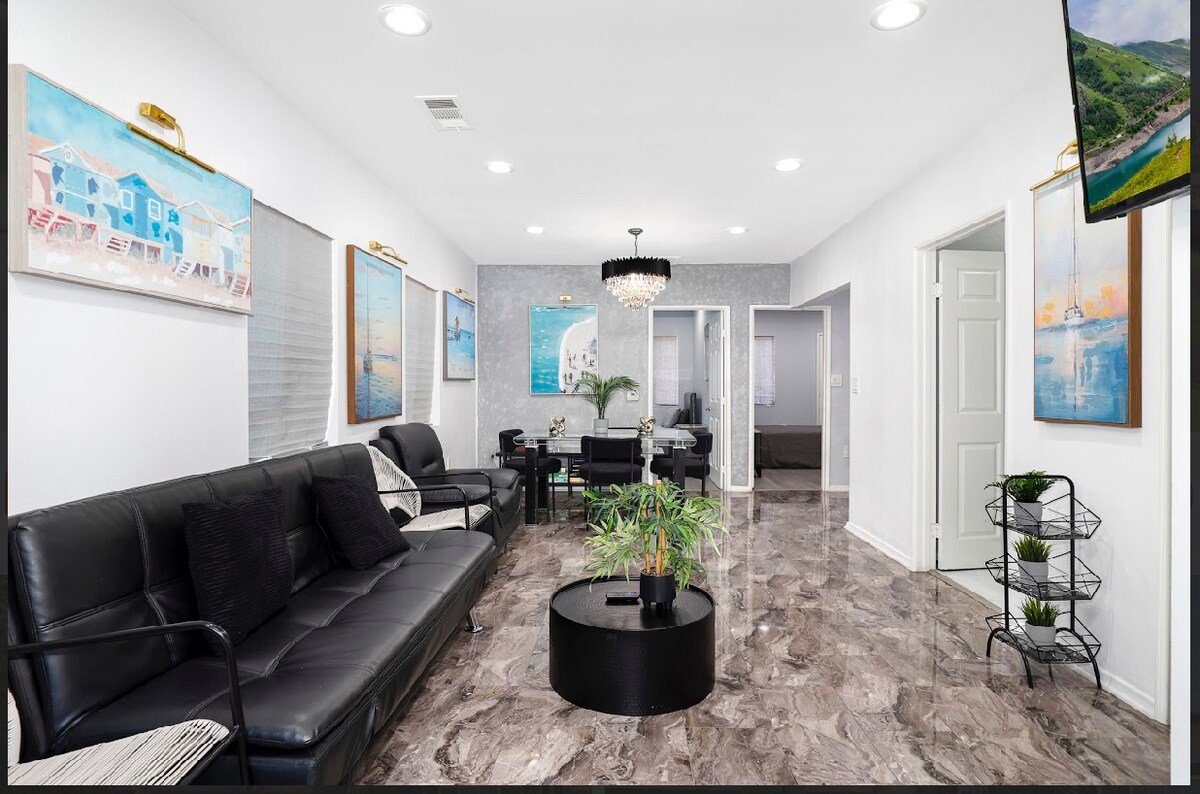 *TWO-HOME Remodeled 1-AcreEstate, Luxury Compound gallery image 5