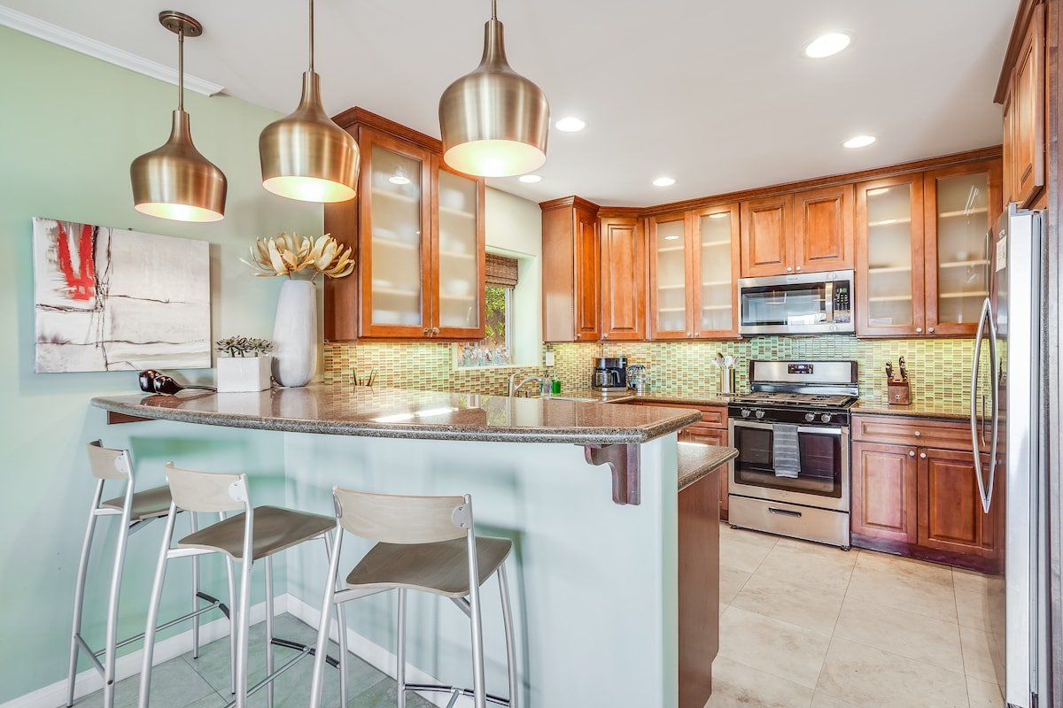 On the Sand! Bayfront Ground Floor + AC + Patio gallery image 5