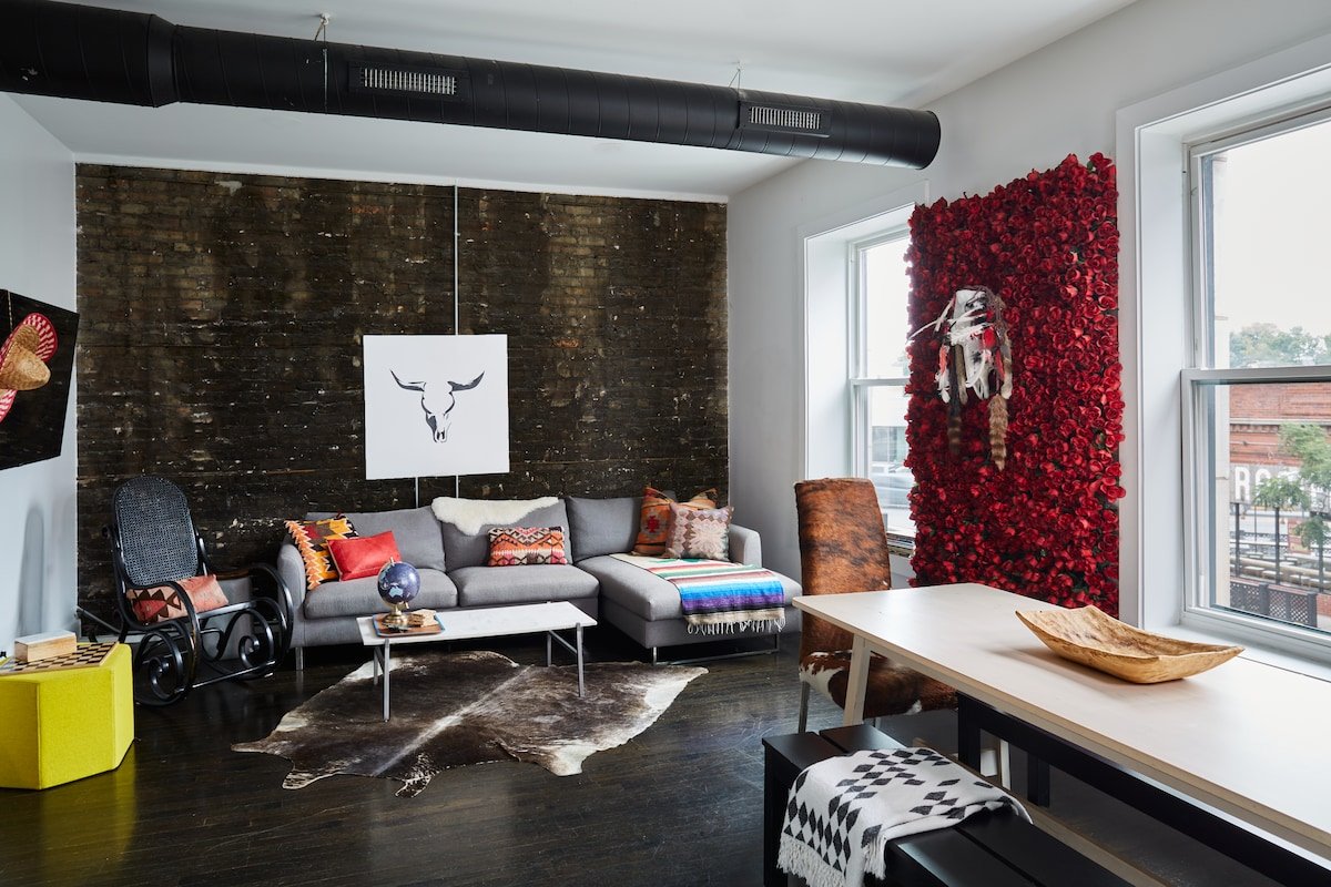 Southwestern 8 Bed 4 Bath Estate Parking + Yard gallery image 5