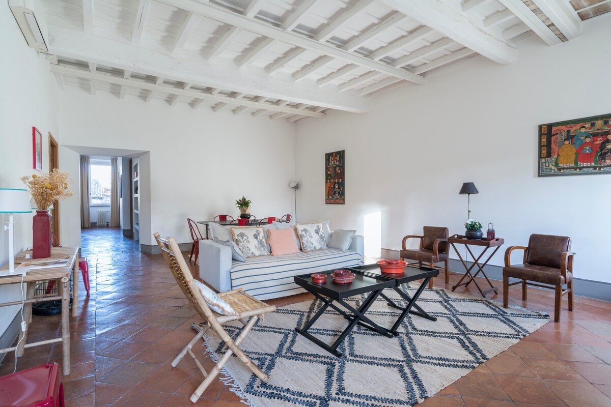 Campo de Fiori stylish apartment gallery image 3