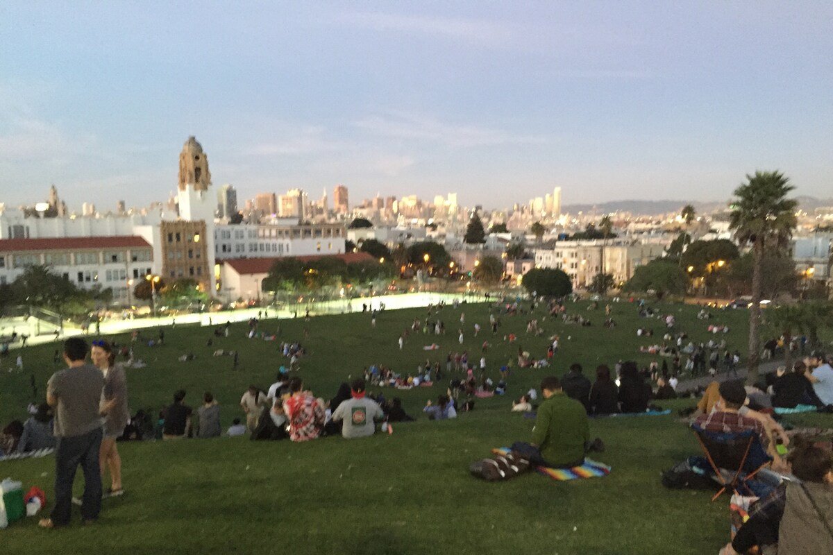 Roomy and well located Mission Dolores apartment gallery image 3