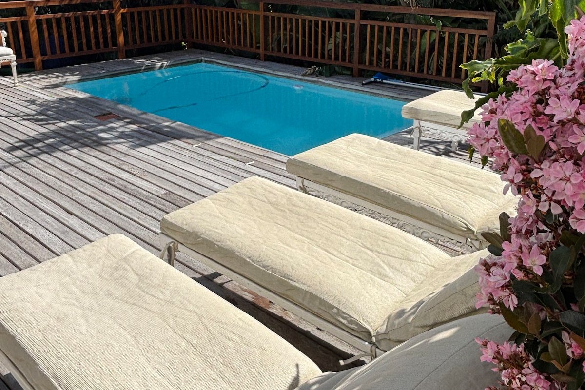 Houghton Hues gallery image 2