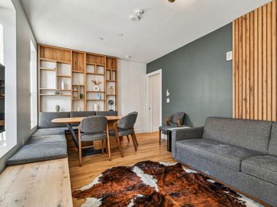 Three Bedroom – Newly Renovated – Washer/Dryer