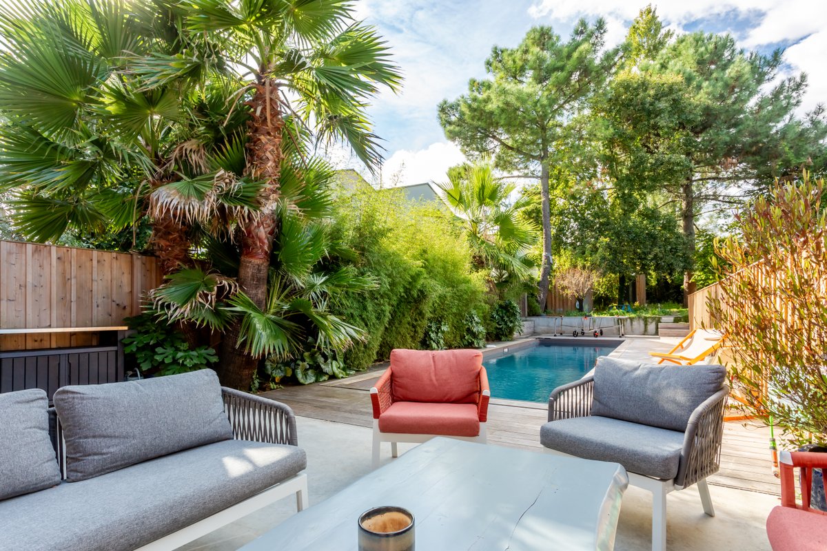 Atypique. “La Villa Du Bourg “.