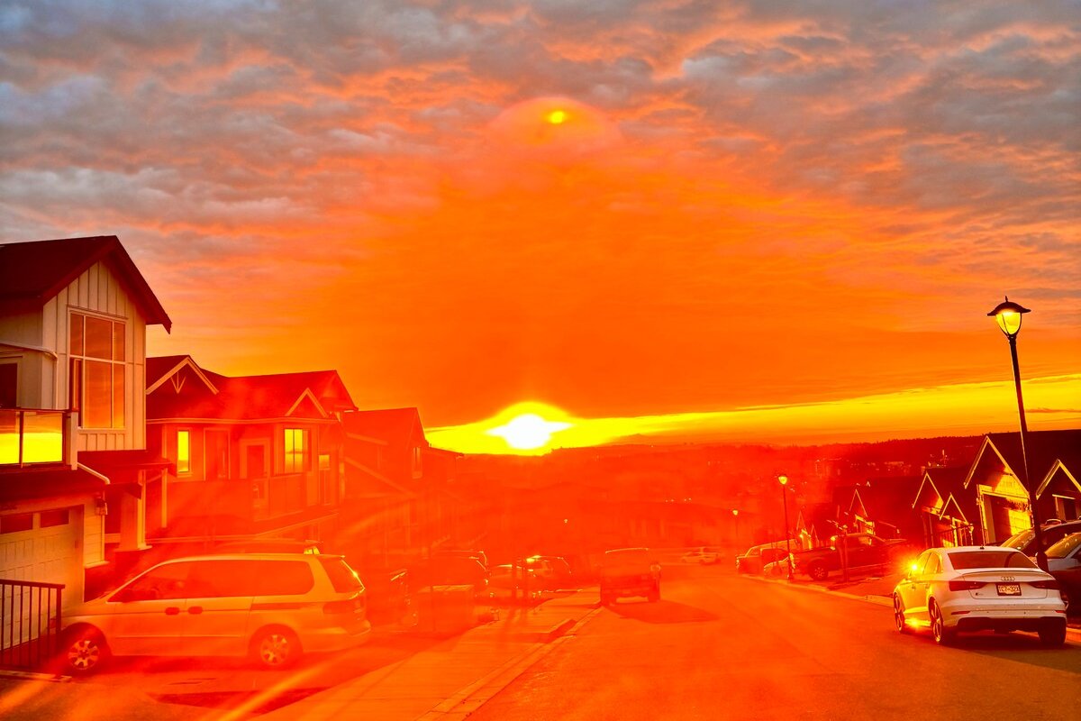 Soleil Space! Your mountaintop retreat awaits gallery image 3