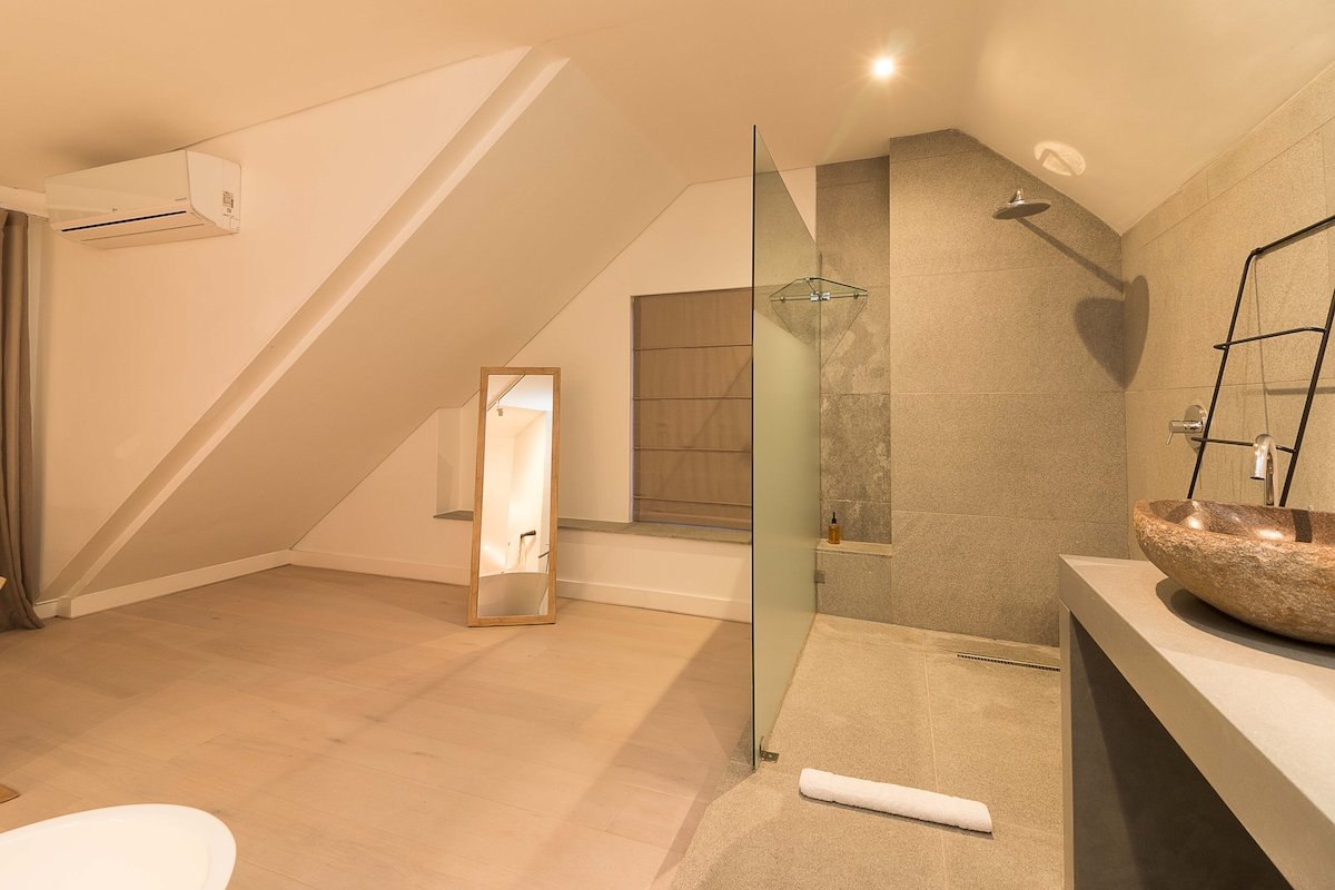 Argyle Villa with heated pool, gym & German TV gallery image 3