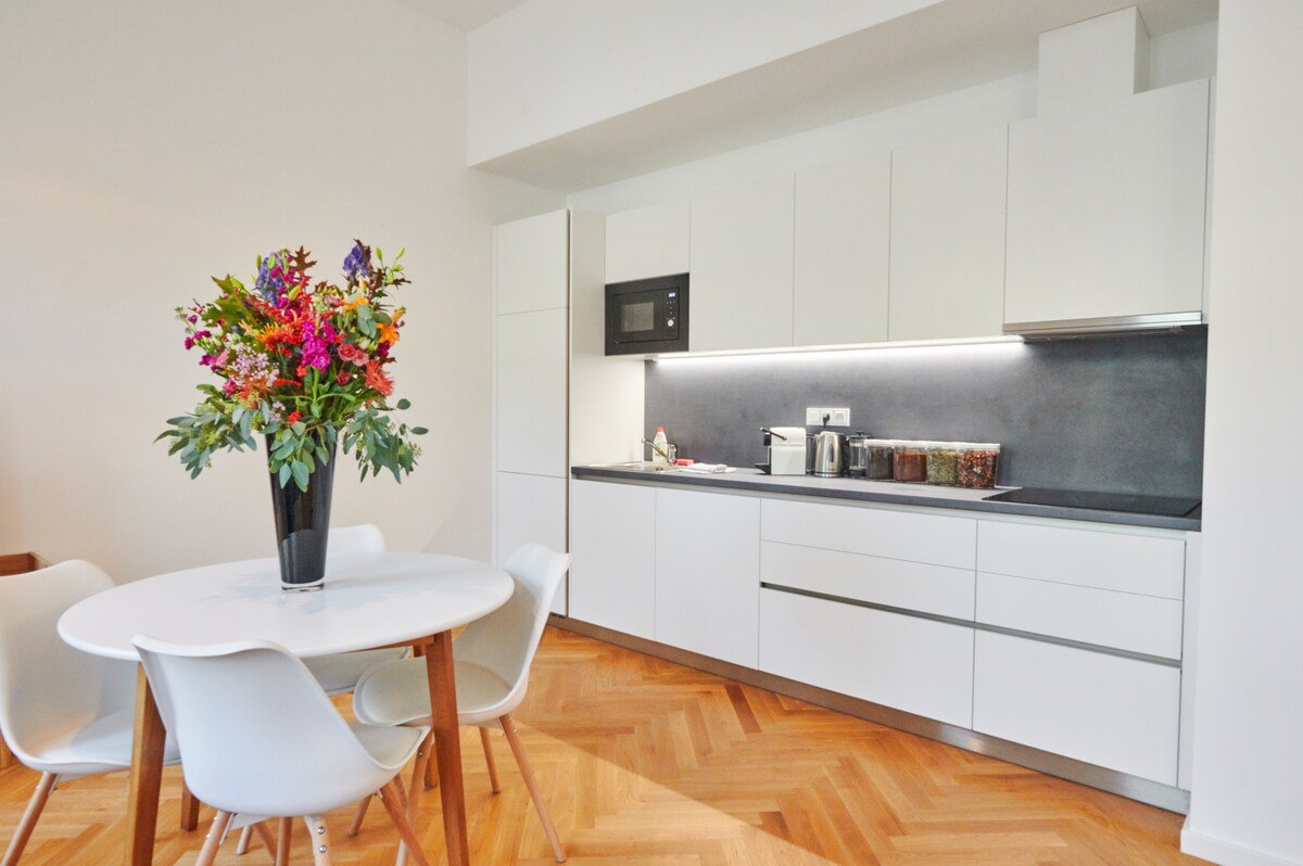 Bright Old Town 2-bedroom Apartment 4A gallery image 3