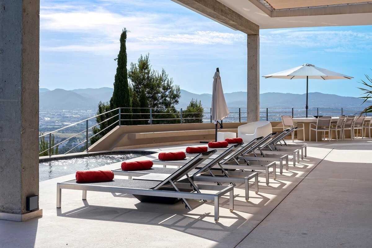 Panoramic sea views- Infinity pool- Privacy gallery image 5