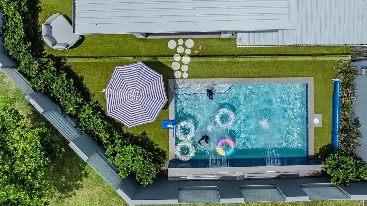 Sirius- Heated pool, 50m to Beach, basketball crt gallery image 2