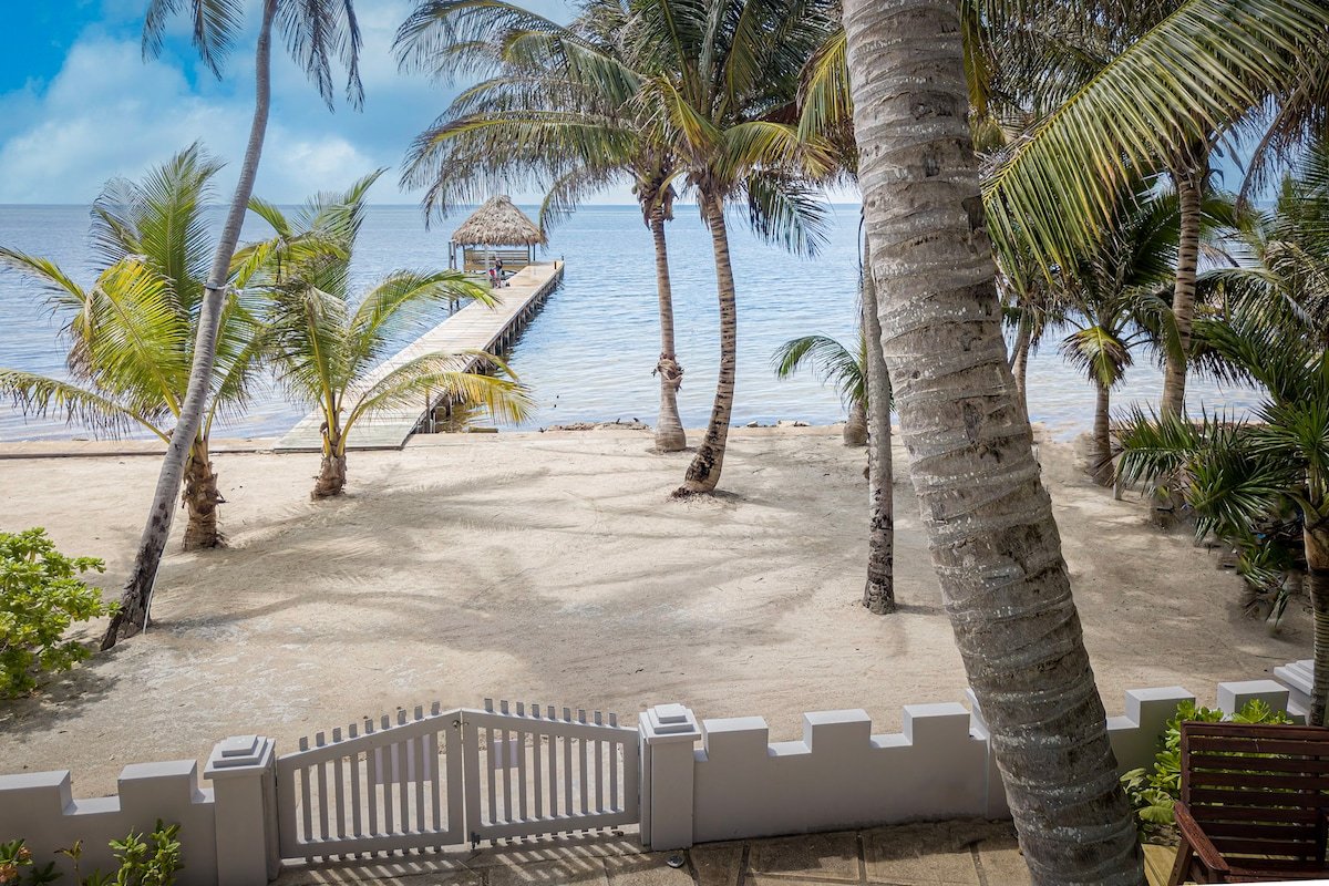 Sandcastle Oceanfront Home with stunning views gallery image 3