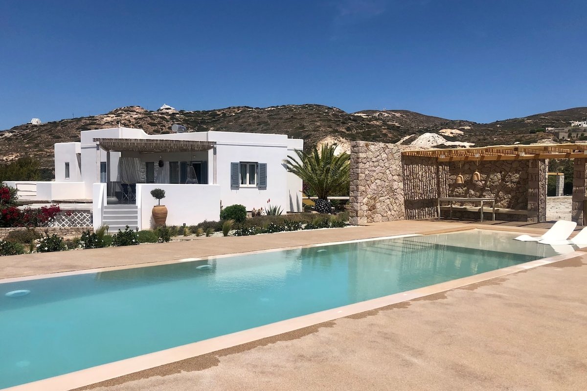 Milos Retreat Fusion – Main Villa gallery image 3