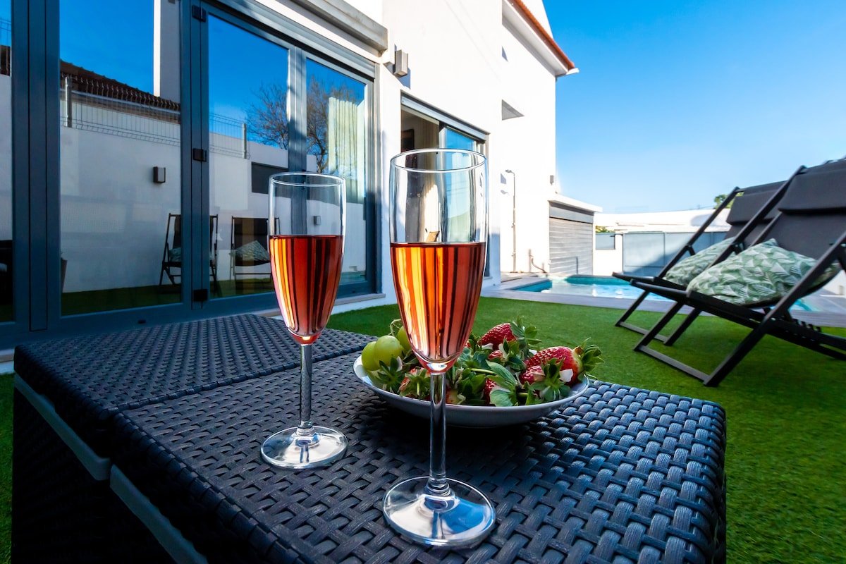 Luxury Villa w/ Heated Pool & Sauna gallery image 4