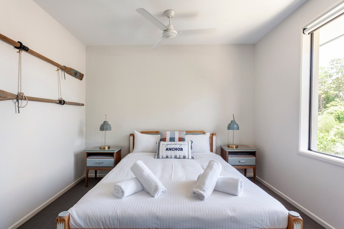 #StayChillByron: up to 14 guests, pool, firepit gallery image 5