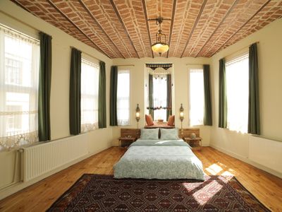 Stunning 5 Bedroom Sunlit Apartment Galata