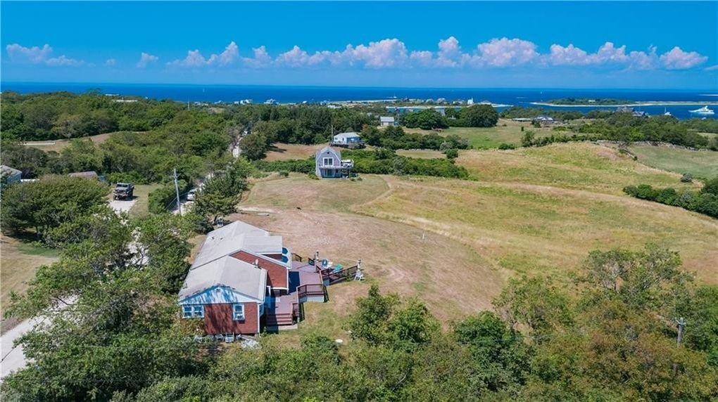 Organic Farmstead. Stunning Views. Near it all.
