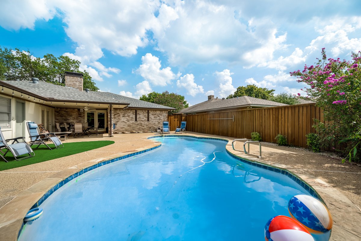 Large House 4 bedroom and 3Bath north Dallas