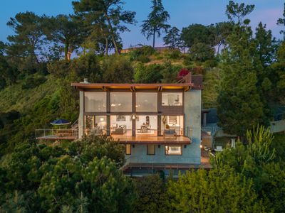 Summitridge: A Chic Sanctuary w/ Panoramic Views