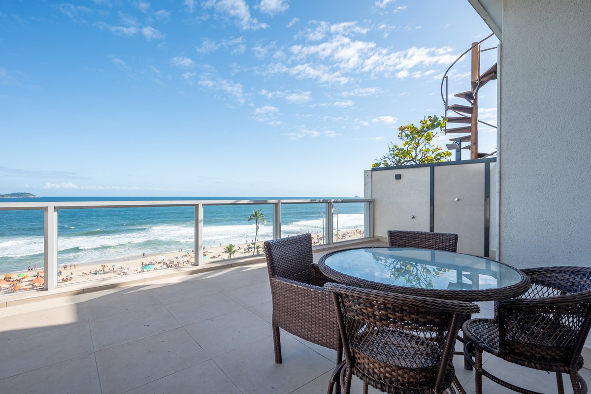 Cobertura incrível com vista mar de Ipanema