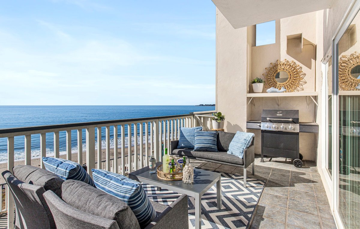 🍀Escape – Brand New Modern Chic Coastal Retreat🍀 gallery image 2